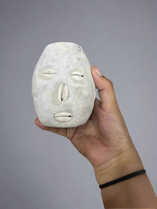 Elugua Stone Head